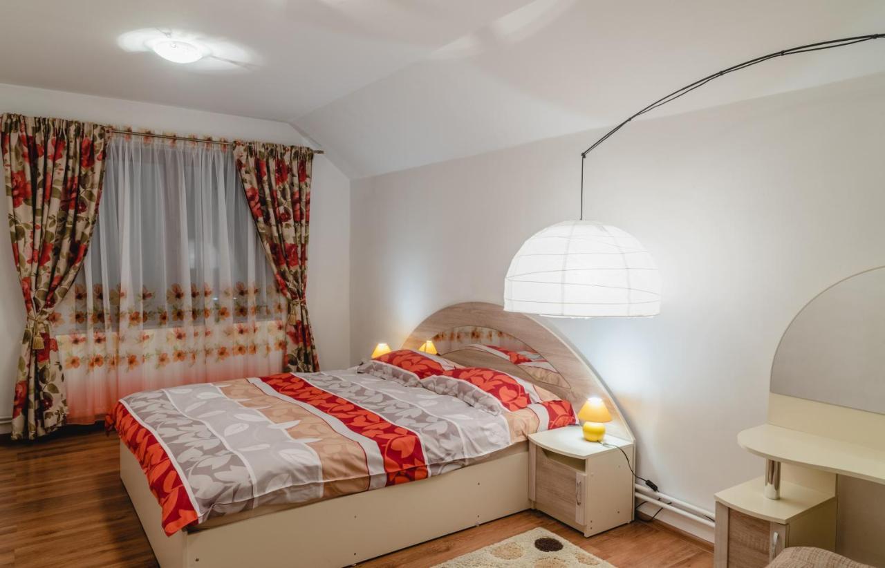 Smb Holiday Apartment Brassó Kültér fotó