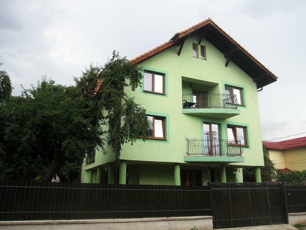 Smb Holiday Apartment Brassó Kültér fotó